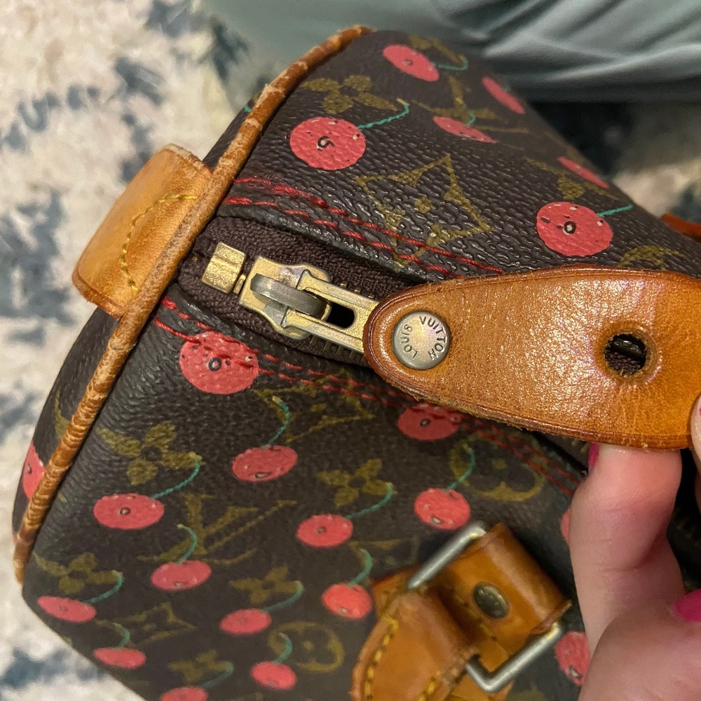Top handle cherry print